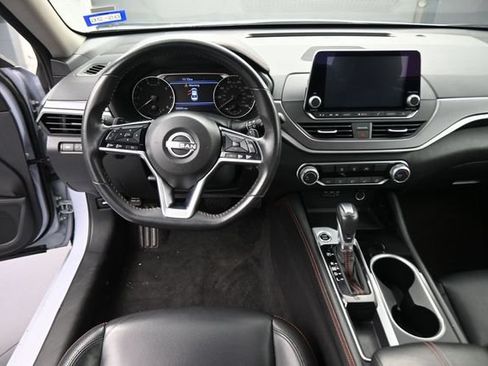 Used 2024 Nissan Altima 2.5 SR FWD image 22