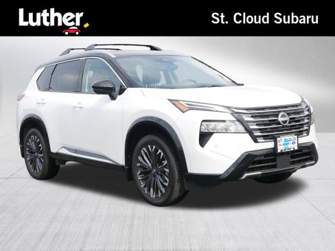 Used 2025 Nissan Rogue Platinum image 1