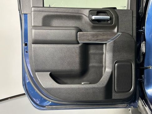 Used 2021 Chevrolet Silverado 2500 LTZ w/ LTZ Plus Package image 16