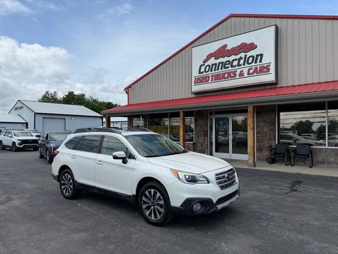 Used 2017 Subaru Outback 2.5i Limited AWD/4WD image 2
