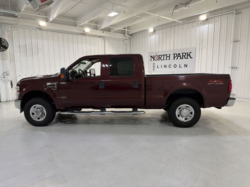 Used 2009 Ford F250 Lariat image 2