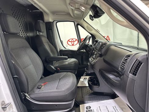 Used 2025 RAM ProMaster 2500 w/ U-Haul Equipment Group image 12