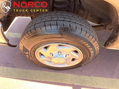 Used 2013 Ford E-350 and Econoline 350 XLT image 17