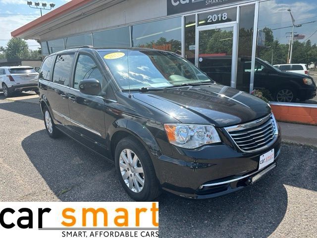 Used 2016 Chrysler Town & Country Touring FWD image 1