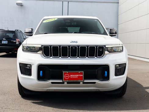 Used 2023 Jeep Grand Cherokee Overland w/ Advanced Protech Group III AWD/4WD image 2