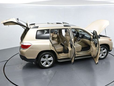 Used 2013 Toyota Highlander Limited FWD image 45
