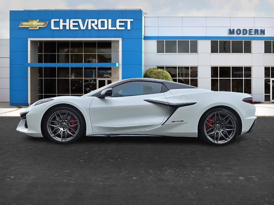 Used 2024 Chevrolet Corvette Z06 RWD image 2
