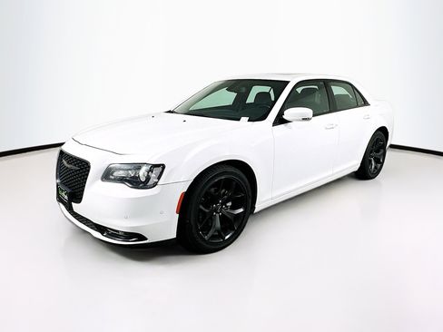 Used 2022 Chrysler 300 S image 3
