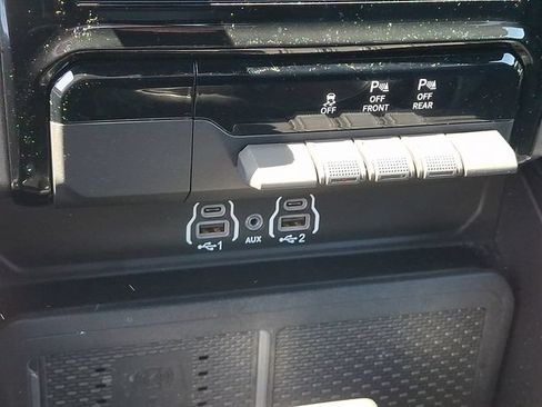 Used 2025 RAM 1500 Big Horn AWD/4WD image 15