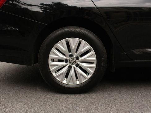 Used 2019 Volkswagen Jetta SE FWD image 5