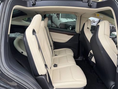 Used 2018 Tesla Model X 100D image 11