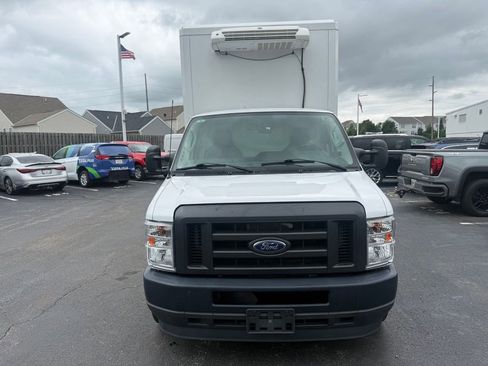 Used 2023 Ford E-350 and Econoline 350 Super Duty w/ Power Windows & Locks Group RWD image 8