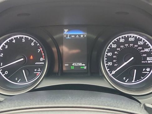 Used 2022 Toyota Camry SE w/ Convenience Package FWD image 12