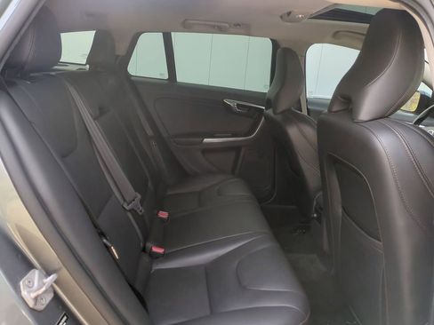 Used 2016 Volvo V60 T5 Cross Country w/ Convenience Package AWD/4WD image 26