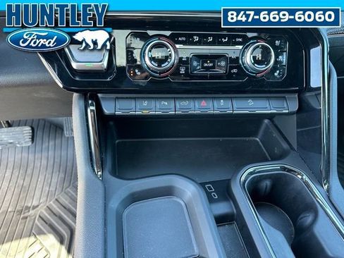 Used 2024 GMC Sierra 2500 AT4 w/ AT4 Premium Plus Package image 18