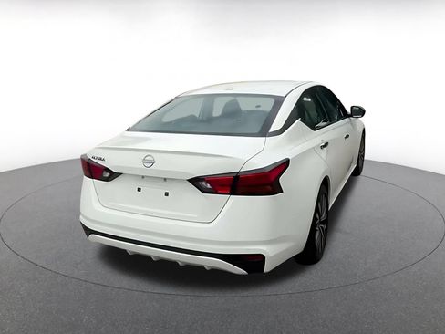 Used 2025 Nissan Altima 2.5 SV FWD image 7