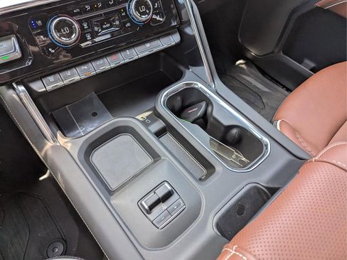 Used 2025 GMC Sierra 3500 Denali Ultimate image 8