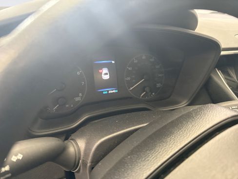 Used 2025 Toyota Corolla LE FWD image 11