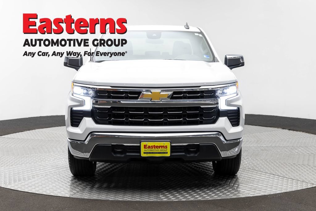 Used 2023 Chevrolet Silverado 1500 LT AWD/4WD image 4