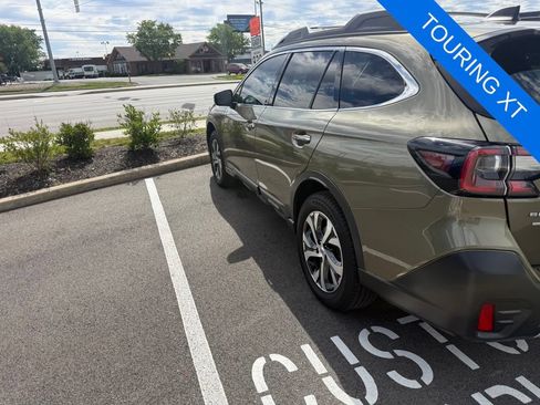 Used 2022 Subaru Outback Touring XT AWD/4WD image 4