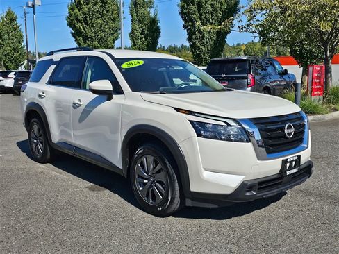 Certified 2024 Nissan Pathfinder SV image 3