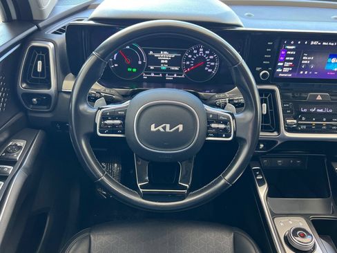Used 2023 Kia Sorento EX w/ Panoramic Sunroof Package FWD image 15