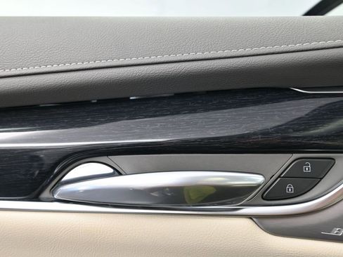 Used 2023 Cadillac XT6 Premium Luxury w/ Technology Package image 17