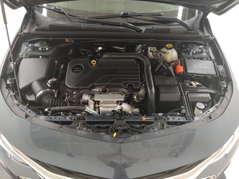 Used 2021 Chevrolet Malibu LT FWD image 30