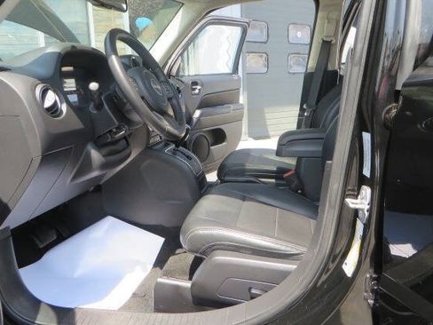 Used 2016 Jeep Patriot High Altitude AWD/4WD image 11