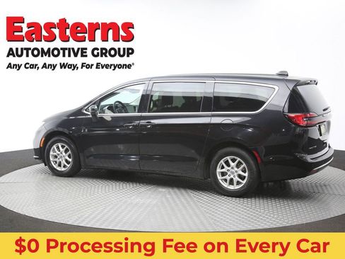 Used 2023 Chrysler Pacifica Touring-L FWD image 64