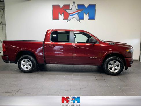 Used 2025 RAM 1500 Big Horn AWD/4WD image 1
