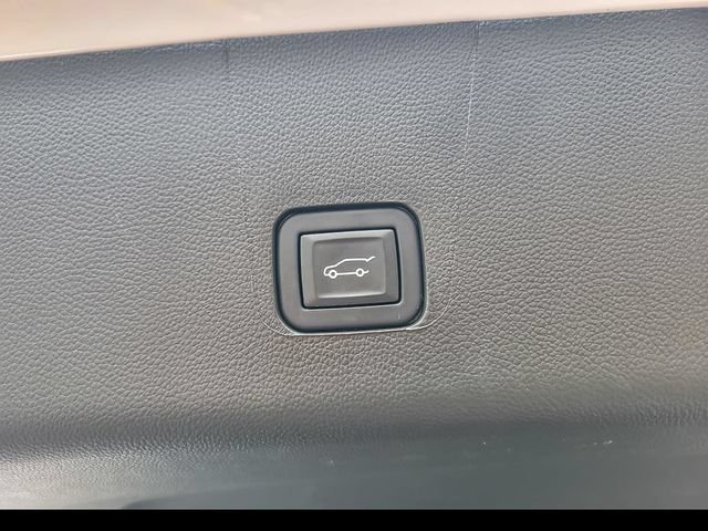 Certified 2023 Chevrolet Traverse LT FWD image 22