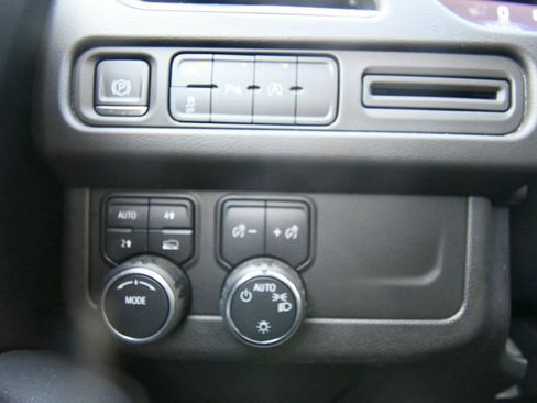 Used 2023 Chevrolet Tahoe RST AWD/4WD image 39