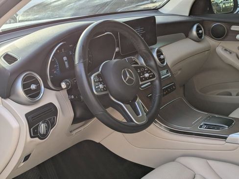 Used 2022 Mercedes-Benz GLC 300 4MATIC image 10