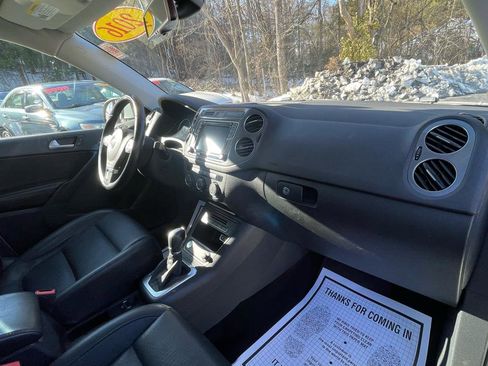 Used 2016 Volkswagen Tiguan SE image 28