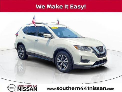 Certified 2019 Nissan Rogue SV w/ Premium Package FWD image 1