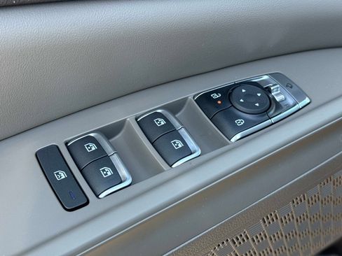 New 2026 Kia Carnival EX image 15