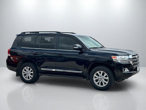 Used 2016 Toyota Land Cruiser image 4