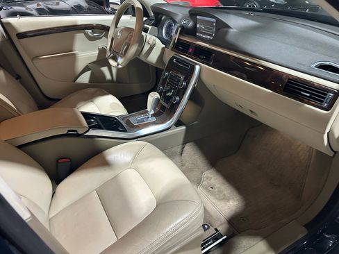 Used 2012 Volvo XC70 3.2 image 17