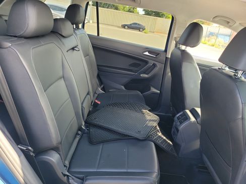 Used 2020 Volkswagen Tiguan SE FWD image 22