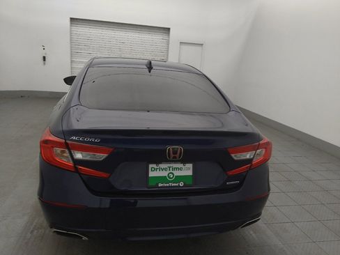 Used 2018 Honda Accord Touring image 6