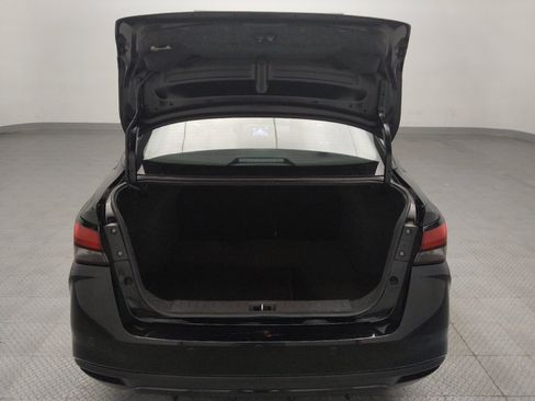 Used 2025 Nissan Versa SV FWD image 29