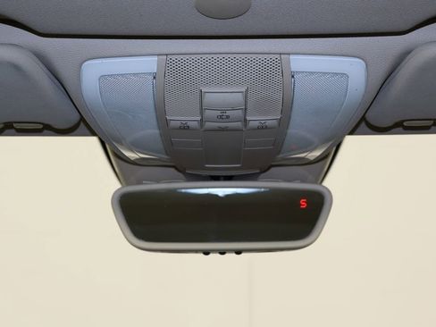 Used 2011 Mercedes-Benz E 550 Cabriolet image 23