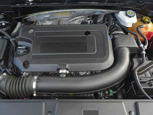 Used 2022 Buick Envision Essence w/ Safety Package FWD image 9