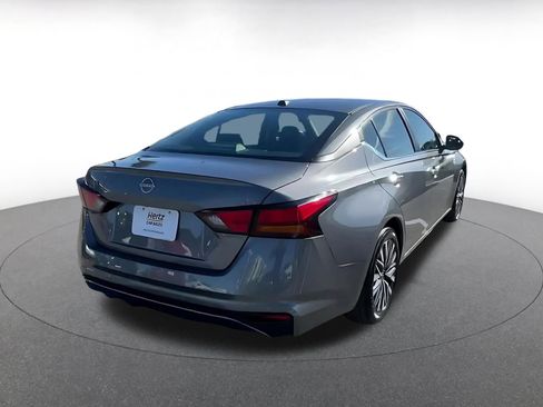 Used 2025 Nissan Altima 2.5 SV image 14