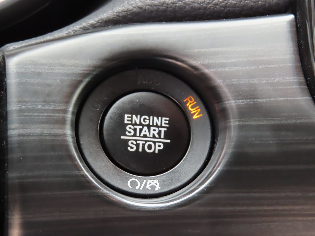 Used 2022 Jeep Grand Cherokee Laredo X AWD/4WD image 13