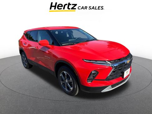 Used 2025 Chevrolet Blazer LT image 1