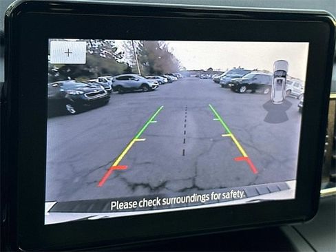 Used 2022 Ford Explorer XLT w/ Equipment Group 202A image 12