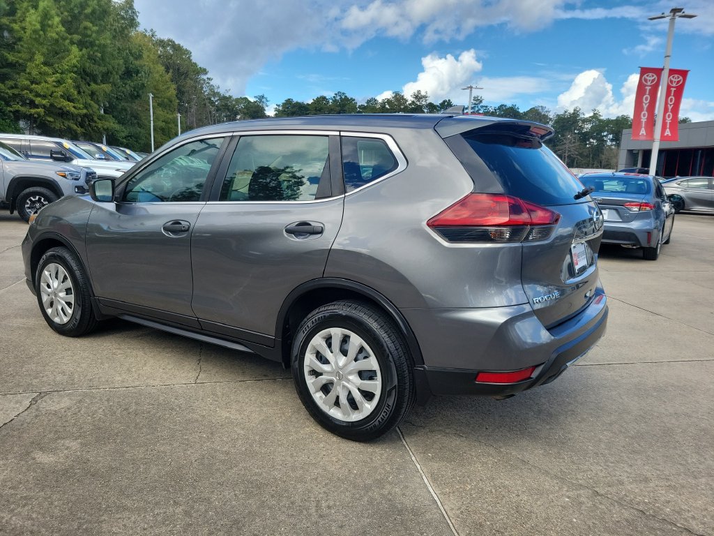 Used 2018 Nissan Rogue S FWD image 3