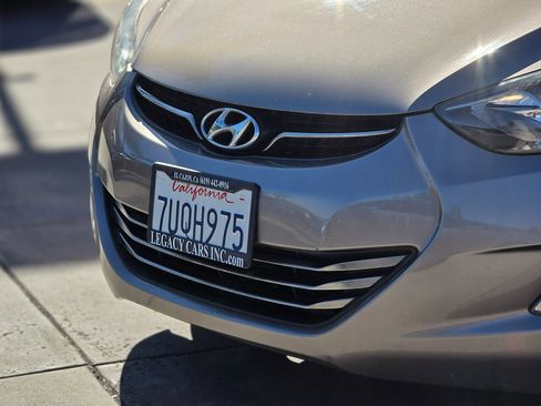 Used 2012 Hyundai Elantra Limited w/ Technology Pkg 5 image 9